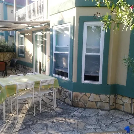 希伊海滩之恋公寓 *